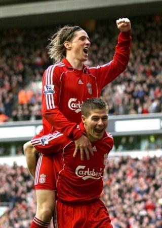 Gerrard a Torres.jpg